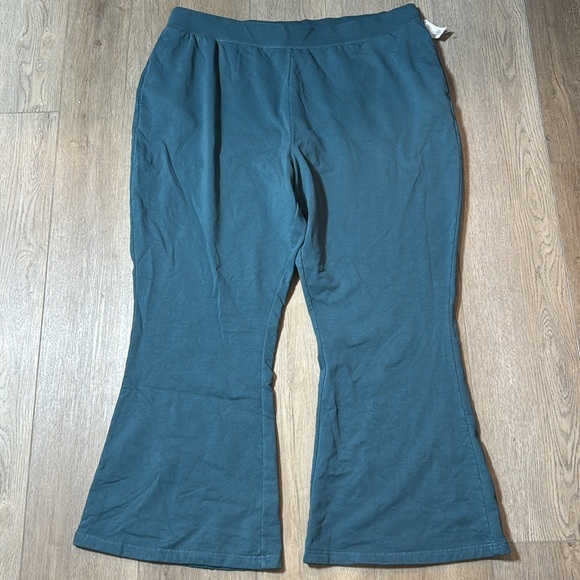 NWT! Women's Extra High-Waisted Snuggly Fleece Flare Sweatpants - Size XXL💎 - Picture 8 of 9